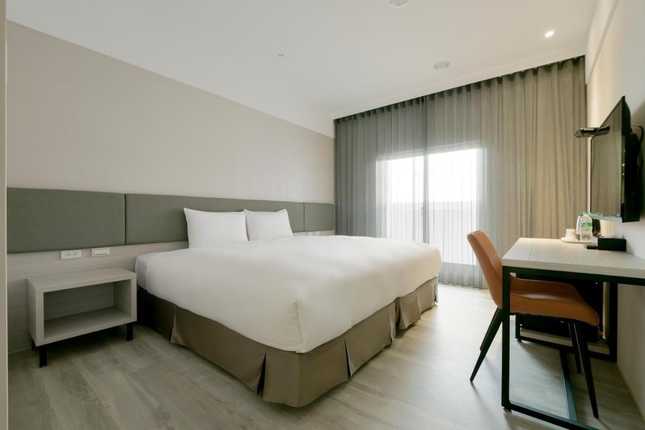 Fengjia Jinrui Hotel Taichung Exterior photo
